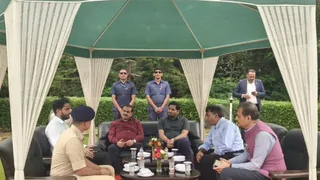 गौतम अडानी ने थेरुबली प्लांट का दौरा। फोटो X@realpravat