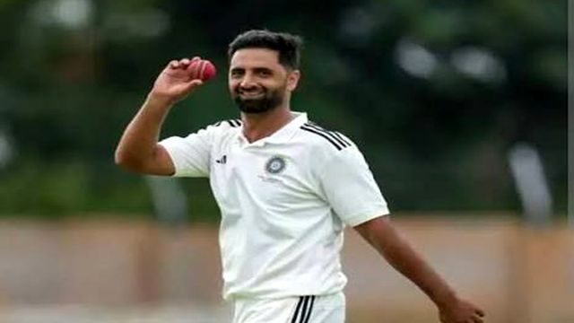 पिता चाहते थे डॉक्टर बने, बेटा बना देश का तेज गेंदबाज, बारामूला की गलियों से टीम इंडिया में पहुंचा आकिब रचेगा इतिहास