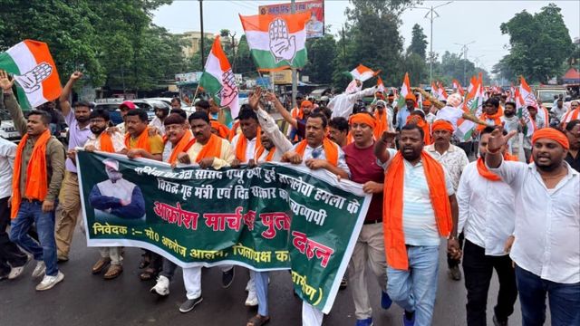 पप्पू यादव पर हमले के विरोध में पूर्णिया में कांग्रेस का आक्रोश मार्च, अमित शाह और रेखा गुप्ता के पुतले फूंके
