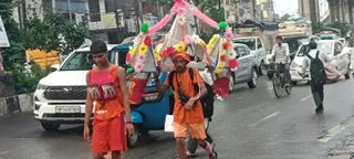 पुलिया का डिवाइडर हटने से कांवड़ियों की राह आसान हुई।