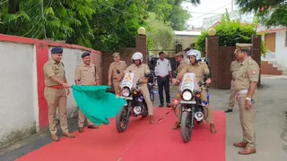 पुलिस को मिली दो हाईटेक इंटरसेप्टर बाइक।