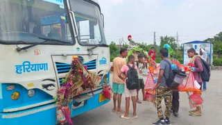 गंगाजल लेने कांवड़िये रवाना, 38 बसों का किया संचालन।