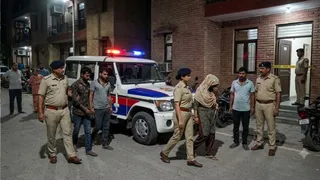 फ्लैट में दंपती चला रहे थे देह व्यापार, चार गिरफ्तार (सांकेतिक तस्वीर। सौजन्य- ai generated)