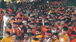 गुप्ताधाम में लगी भक्तों की कतार। जागरण