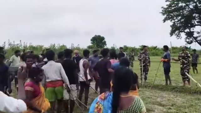 इंडो नेपाल बॉर्डर पर सुस्ता के नो मैंस लैंड के पास तटबंध निर्माण से तनाव, एसएसबी व ग्रामीणों में नोकझोंक
