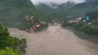 अलकनंदा नदी।