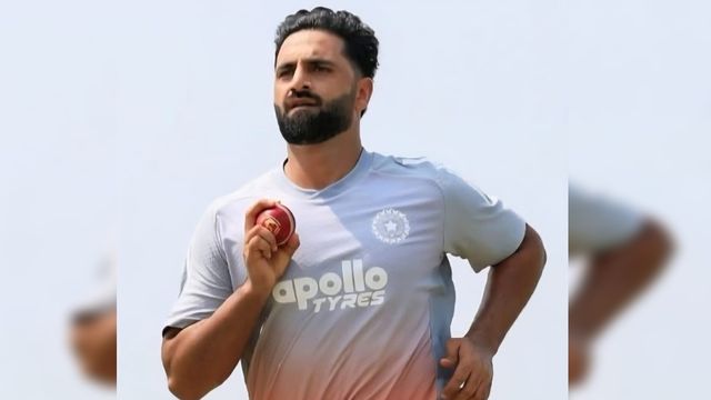 कौन हैं आकिब नबी? भारतीय टेस्ट टीम में जसप्रीत बुमराह की जगह लेंगे, 10 मैचों में चटका चुके 60 विकेट