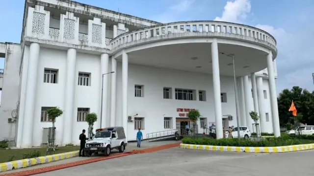 अयोध्या बनी चिकित्सा शिक्षा का नया केंद्र, उपचार की तीनों विधियों के मेडिकल कॉलेज से लैस हुई
