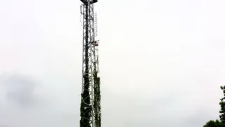 पति को मुंबई से घर बुलाने की जिद कर मोबाइल टावर पर चढ़ी विवाहिता।