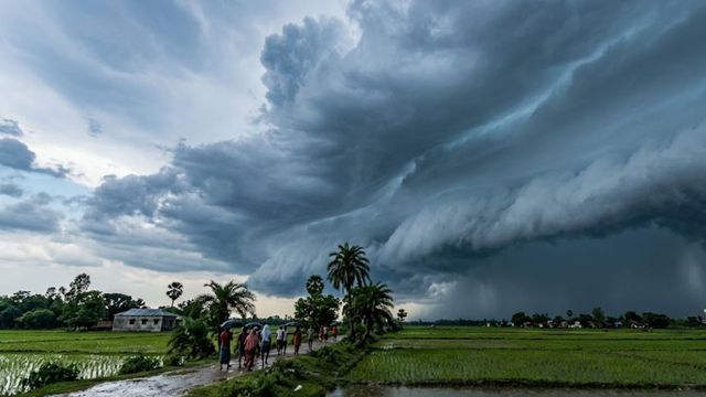Bihar Weather Update: पटना समेत 16 जिलों में मूसलाधार बारिश से सुहाना हुआ मौसम, पांच जिलों में भारी वर्षा का अलर्ट