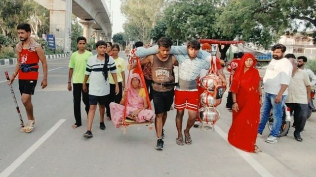 kanwar Yatra 2026: एक तरफ नानी और दूसरी तरफ गंगाजल, नोएडा के हिमांशु का मोदीनगर में हुआ स्वागत
