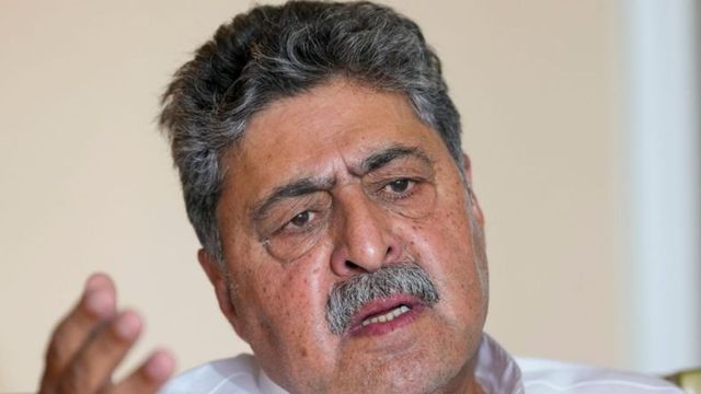अलगाववाद छोड़ मुख्यधारा की राजनीति में उतरे बिलाल गनी लोन, हंदवाड़ा में रैली कर पिता की विरासत पर ठोका दावा
