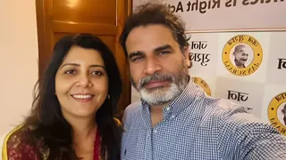 पत्नी जाह्नवी दास ने महादेव को दिया श्रेय
