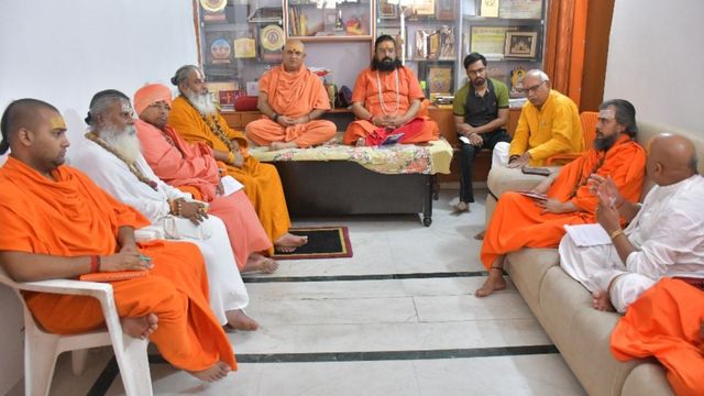 संतों का बड़ा एलान, साधु-संत समाज के अपमान के विरोध में देशभर में शुरू होगा 'सनातन शंखनाद अभियान'
