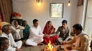 चंदौली में पति ने अपनी पत्नी और प्रेमी की कराई शादी हत्या के डर से लिया फैसला। (AI Image)