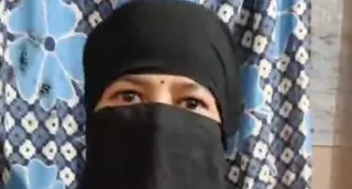 युवती ने शारीरिक संबंध बनाने, निकाह कर जबरन धर्म परिवर्तन और प्रताड़ना के गंभीर आरोप लगाए।