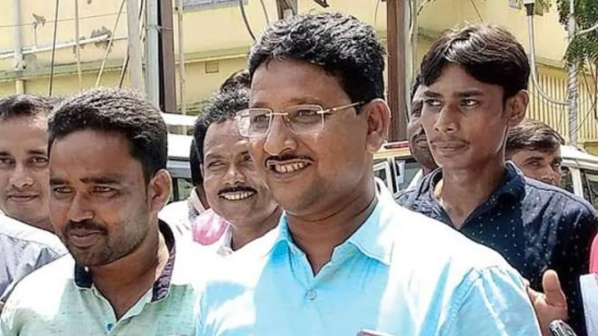 बीरभूम जिला परिषद अध्यक्ष के खिलाफ अविश्वास प्रस्ताव, 19 सदस्यों ने उठाए सवाल