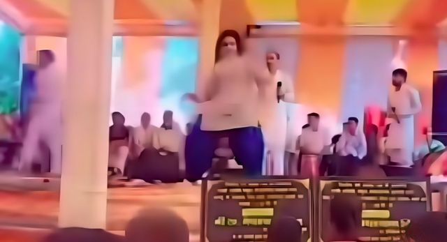 मथुरा में बीजेपी विधायक के कार्यक्रम में लगे फूहड़ ठुमके, Video सोशल मीडिया पर वायरल