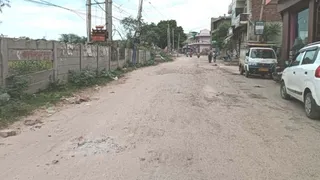 ब्रहमचारी सड़क मार्ग का 33.61 लाख का नया टेंडर जारी किया गया।