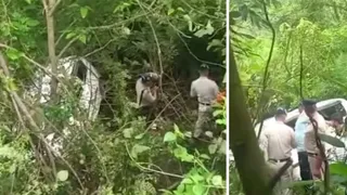देहरा में पटवारी की दुर्घटनाग्रस्त कार व जांच करती पुलिस।