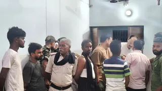 अस्पताल में मौजूद लोग