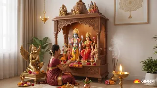 गरुड़ की मूर्ति घर में कहां रखें: वास्तु नियम जो बदल देंगे किस्मत (Picture Credit: AI Generated)