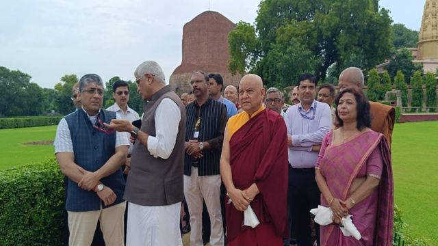 सारनाथ में बोले केंद्रीय पर्यटन एवं संस्कृति मंत्री गजेंद्र सिंह शेखावत - 'पर्यटकों और बौद्ध अनुयायियों के लिए बढ़ाई जाएंगी सुविधाएं'