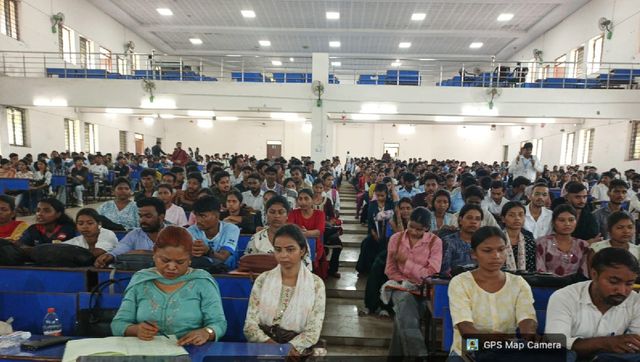 जमशेदपुर के एलबीएसएम कॉलेज में जॉब फेयर: 265 को मिली नौकरी, Tata Motors ने दी सबसे ज्यादा नियुक्तियां
