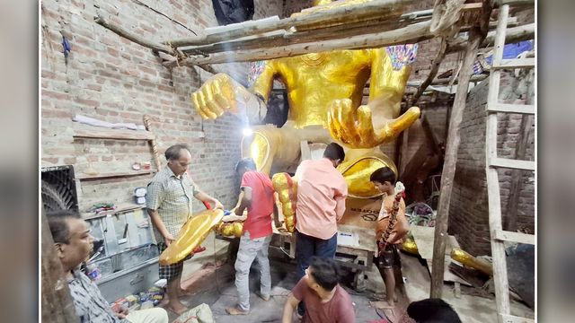 100 और 10 हजार के दुर्लभ सिक्कों से सजेंगे भगवान कुबेर, चंदौसी के गणेश मेले में दिखेगी 16 फीट ऊंची अनोखी झांकी

