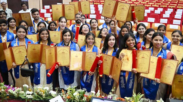 MJPRU 24th Convocation: रुहेलखंड विवि के 24वें दीक्षांत समारोह में बेटियों का दबदबा, 85 में से 71 गोल्ड मेडल छात्राओं के नाम

