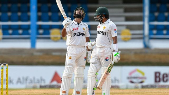 PAK vs WI: अब्दुल्ला शफीक की ऐतिहासिक पारी से पाकिस्तान ने वेस्टइंडीज को हराया, बाबर की कप्तानी में 3 साल का सूखा हुआ खत्म
