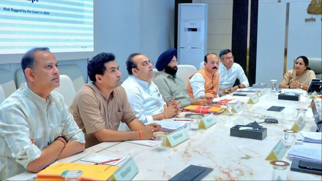 अब दिल्ली में कारोबार करना होगा बेहद आसान, 'ईज ऑफ डूइंग बिजनेस बिल 2026' ला रही रेखा सरकार; क्या है प्लान?