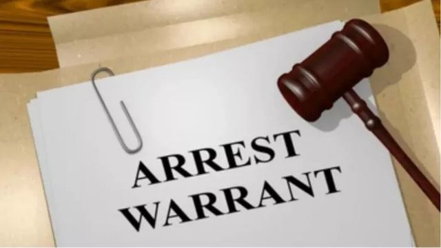 पूर्वी चंपारण में सरकारी बकाया वसूली के लिए सख्त कार्रवाई, 8 बड़े बकायदारों पर गिरफ्तारी वारंट
