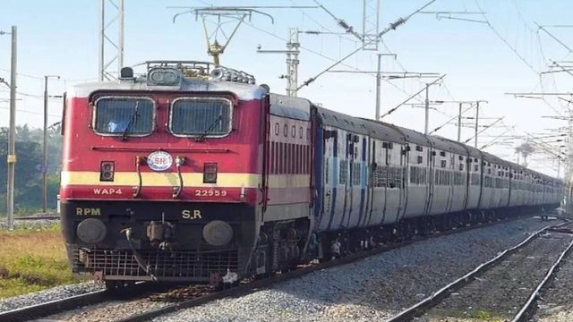 बदल गया कविगुरु एक्सप्रेस का रूट, हरिनसिंग स्टेशन पर नॉन-इंटरलॉकिंग से कई ट्रेनों पर होगा असर
