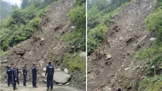 कुल्लू की सैंज घाटी में हुए भूस्खलन का निरीक्षण करने पहुंची एसडीआरएफ टीम। जागरण