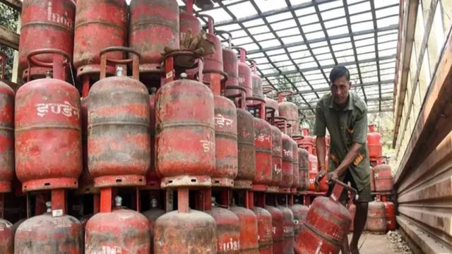 गैस उपभोक्ताओं के लिए जरूरी खबर, 16 अगस्त तक नहीं कराई E-KYC तो बंद हो जाएगी सिलिंडर की बुकिंग
