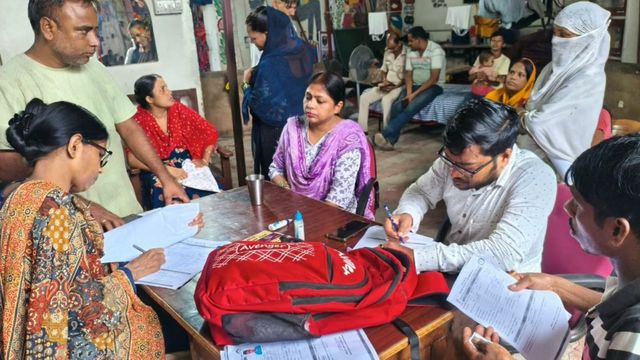 मुजफ्फरपुर में दफ्तरों के चक्कर नहीं, पुलिस पाठशाला में 300 लोगों के बने जरूरी प्रमाण पत्र