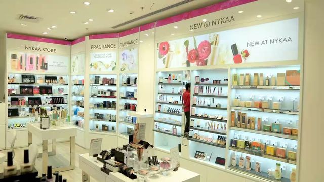 Nykaa के शेयरों में गिरावट, क्या करनी चाहिए खरीदारी? 4 ग्लोबल ब्रोकरेज ने दिए नए टारगेट प्राइस