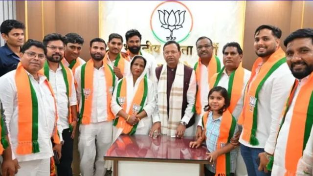 हापुड़ में बदला सियासी समीकरण: मायावती के समधी-समधन BJP में शामिल, पालिका विवाद होगा खत्म?
