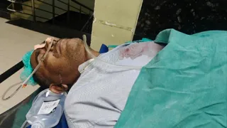 अस्पताल में इलाजरत एएसआइ हेमंत यादव। (फोटो जागरण)