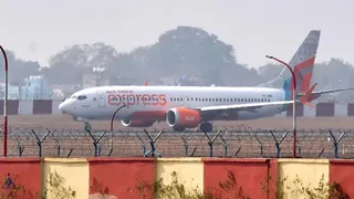 रांची हवाईअड्डे पर खड़ा विमान। (फाइल फोटो)