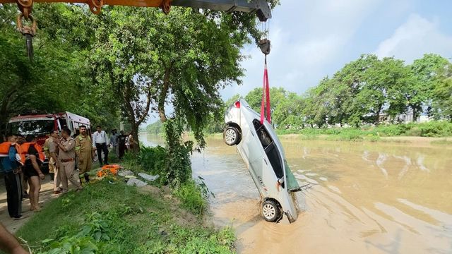 बीटेक में फेल होने के बाद घर से निकले छात्र की कार नहर में मिली, छात्र का सुराग नहीं 
