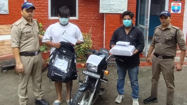 कांवड़ मेले में गांजा बेचते दो भाई दबोचे, 9.8 किलो गांजा बरामद
