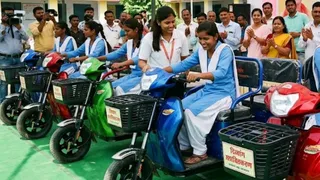 प्रतीकात्मक प्रस्तुतीकरण के लिए तस्वीर को एआई टूल की मदद से बनाया गया है।