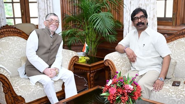 JPSC जांच पर CM हेमंत सोरेन झारखंड के राज्यपाल से मिले, 7 अगस्त को छात्र व जन संगठनों का विधानसभा मार्च