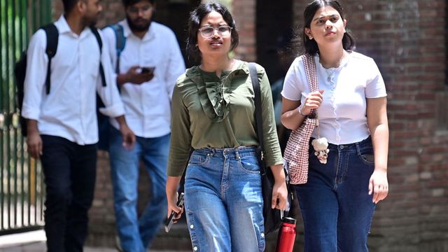 DU में हॉस्टल संकट गहराया, 70000 से ज्यादा नए छात्रों के सामने रहने की चुनौती; महंगे PG बने मजबूरी
