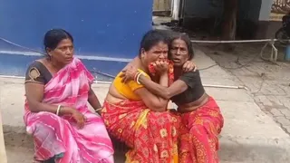 मृतक के रोते बिलखते स्वजन