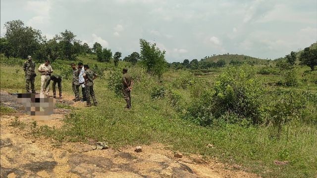 रांची के सोनाहातू में धारदार हथियार से काटकर युवक की हत्या, झाड़ियों से बरामद हुआ शव