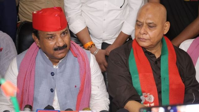 सपा 2027 यूपी चुनाव में Gen-Z को लुभाएगी, सस्ती पढ़ाई और रोजगार का वादा; आगरा में PDA सम्मेलन