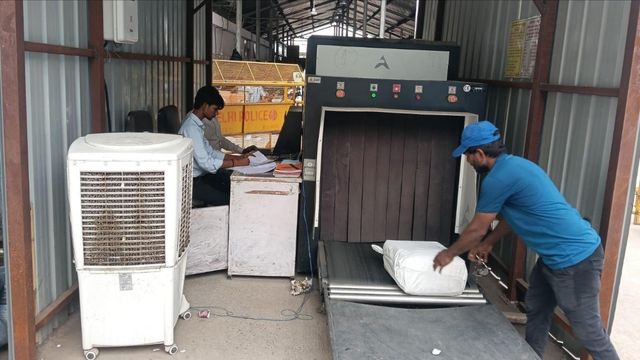 नई दिल्ली-आनंद विहार समेत 4 पार्सल केंद्रों पर लगे एडवांस्ड X-Ray स्कैनर; बिना जांच ट्रेनों में लोडिंग नहीं